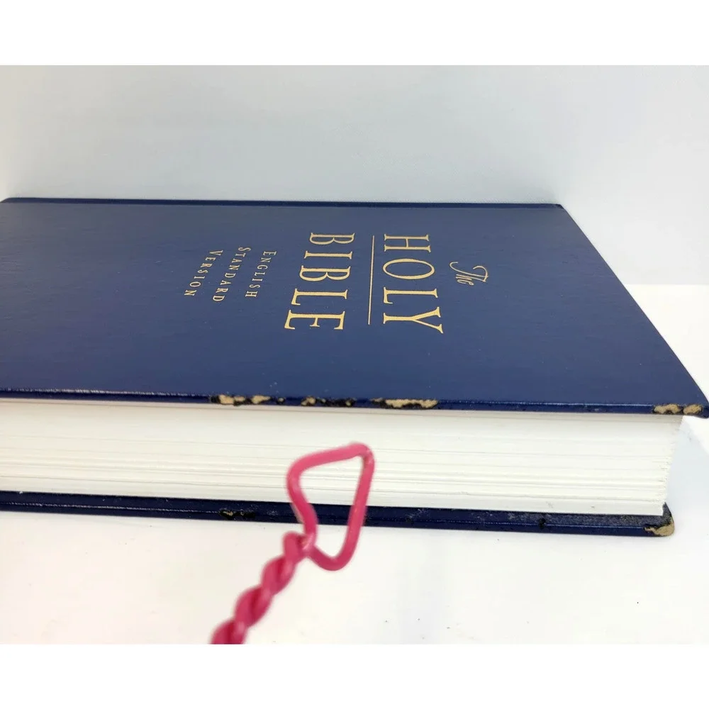 Holy Bible ESV English Standard Version Crossway Blue HC Pew Church Bible 2002‎